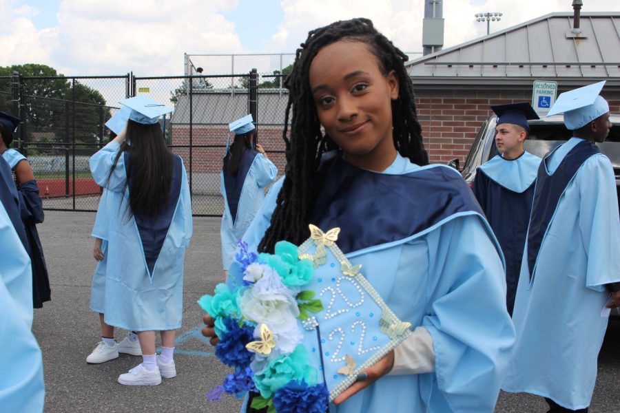 FLCs class of 2022 celebrates their 48th commencement on June 13th at Benjamin L. Johnston Memorial Stadium. 

La clase del año 2022 de FLC celebraron su ceremonia de graduacion numero 48 el 13 de Junio en Benjamin L. Memorial Stadium.