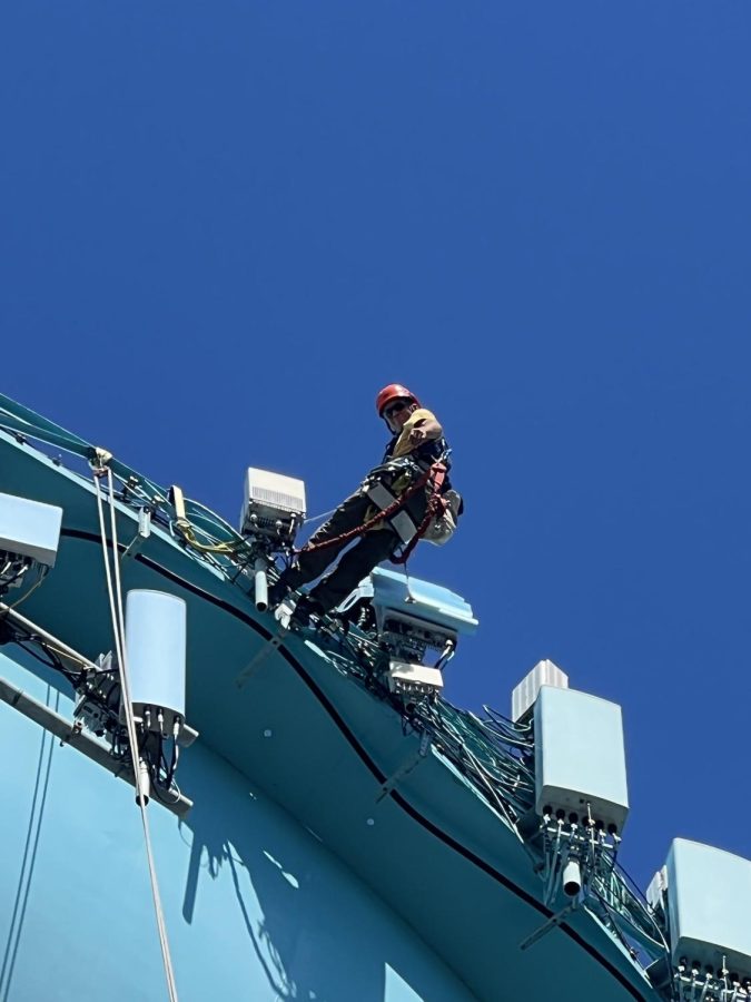 While it takes intensive training to work in the tower industry Mike Wallace makes it look easy! 